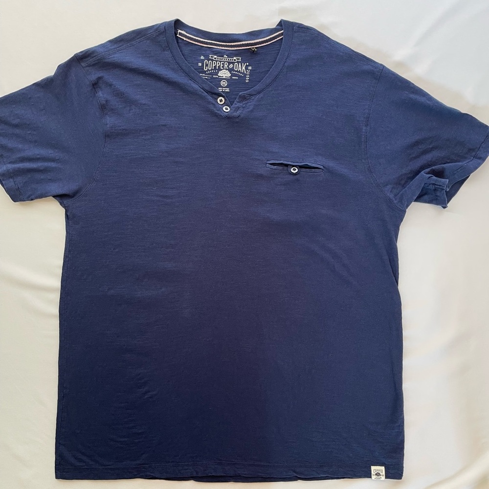 Copper & Oak - Men’s Henley Short Sleeve Tee - EUC